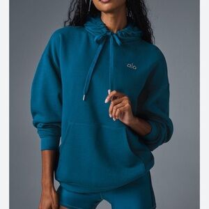 ALO Yoga Accolade Hoodie - Eclipse Blue - Unisex